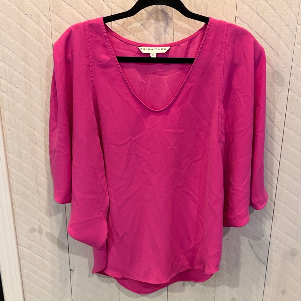 Trina Turk Fuchsia V-Neck Flowy Silky Blouse EUC Medium